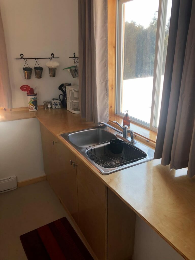 Humble Ranch Log Cabin - Kitchenette
